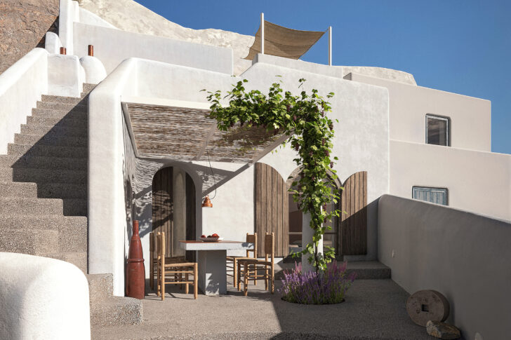 Santorini house yard